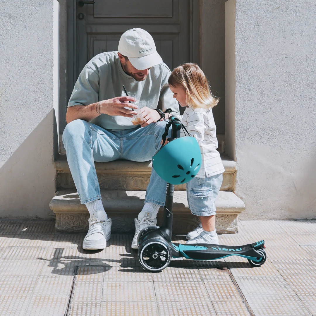 Xtend Scooter ride on Cool Grey
